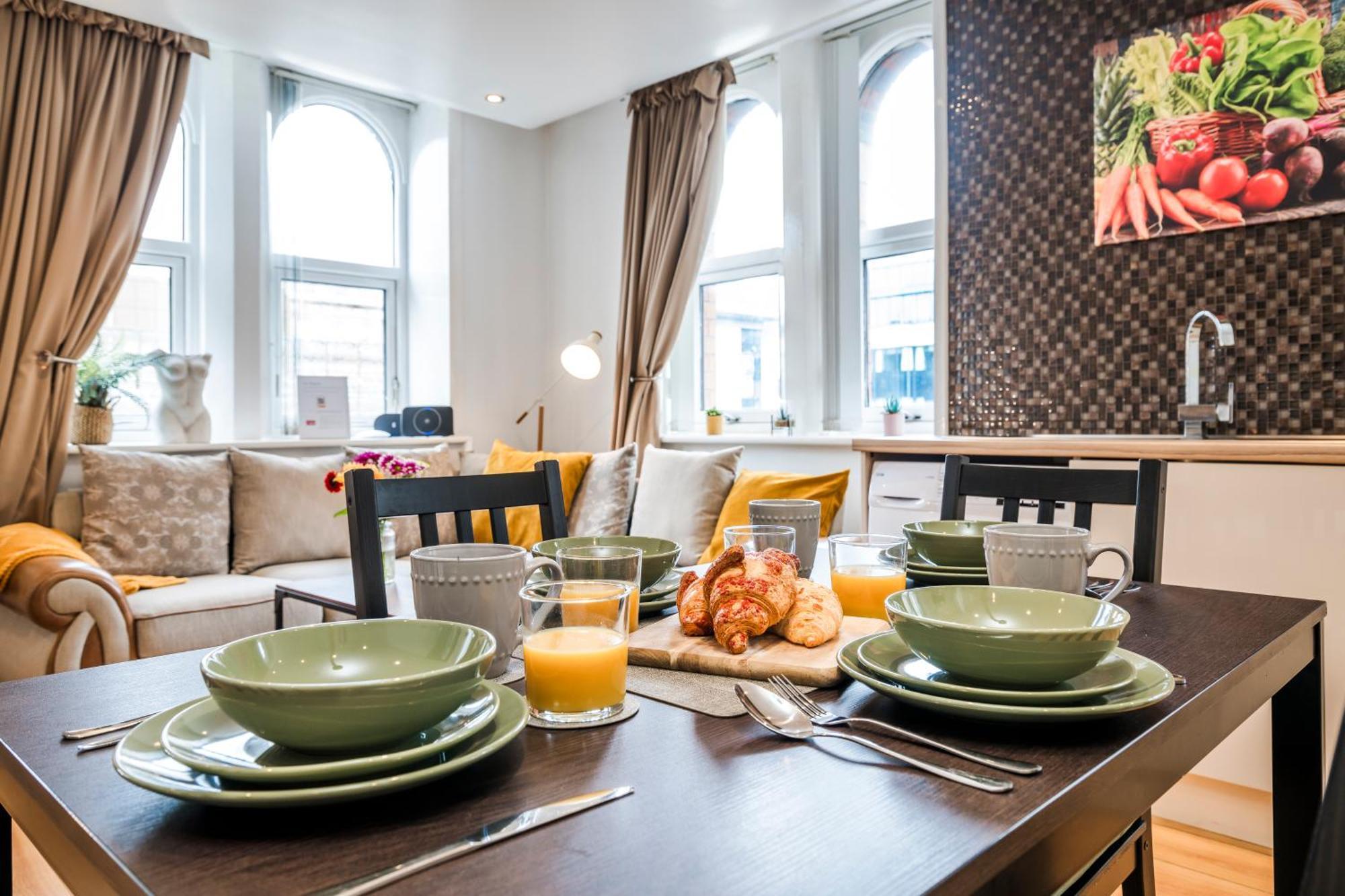 Cavern Quarters, Beautiful Two Bedroom City Centre Apartment By Garudy Serviced Apartments And Short Lets - Perfect For Longer Stays ليفربول المظهر الخارجي الصورة