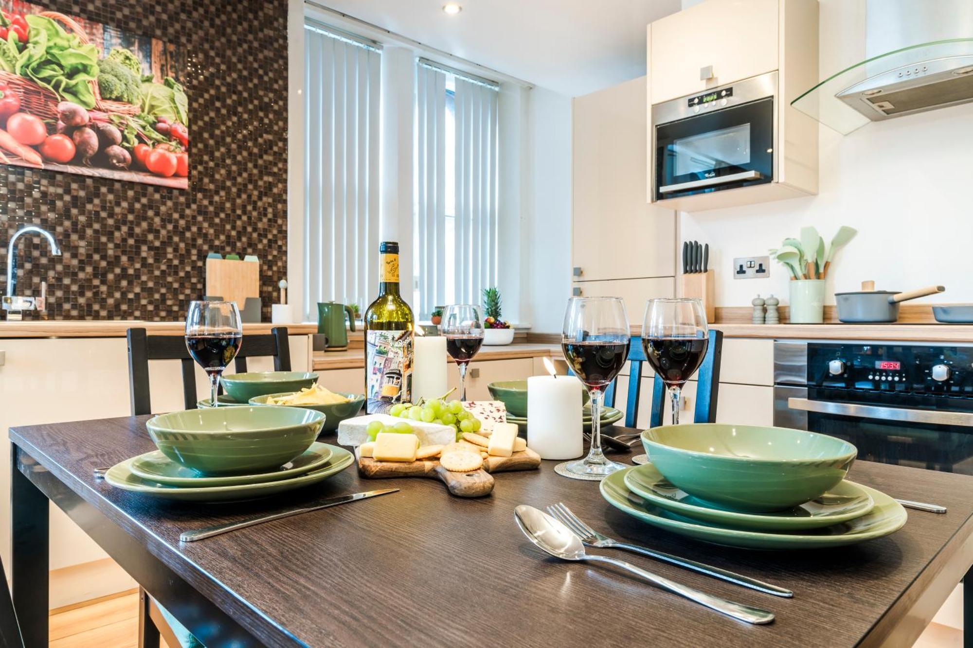 Cavern Quarters, Beautiful Two Bedroom City Centre Apartment By Garudy Serviced Apartments And Short Lets - Perfect For Longer Stays ليفربول المظهر الخارجي الصورة