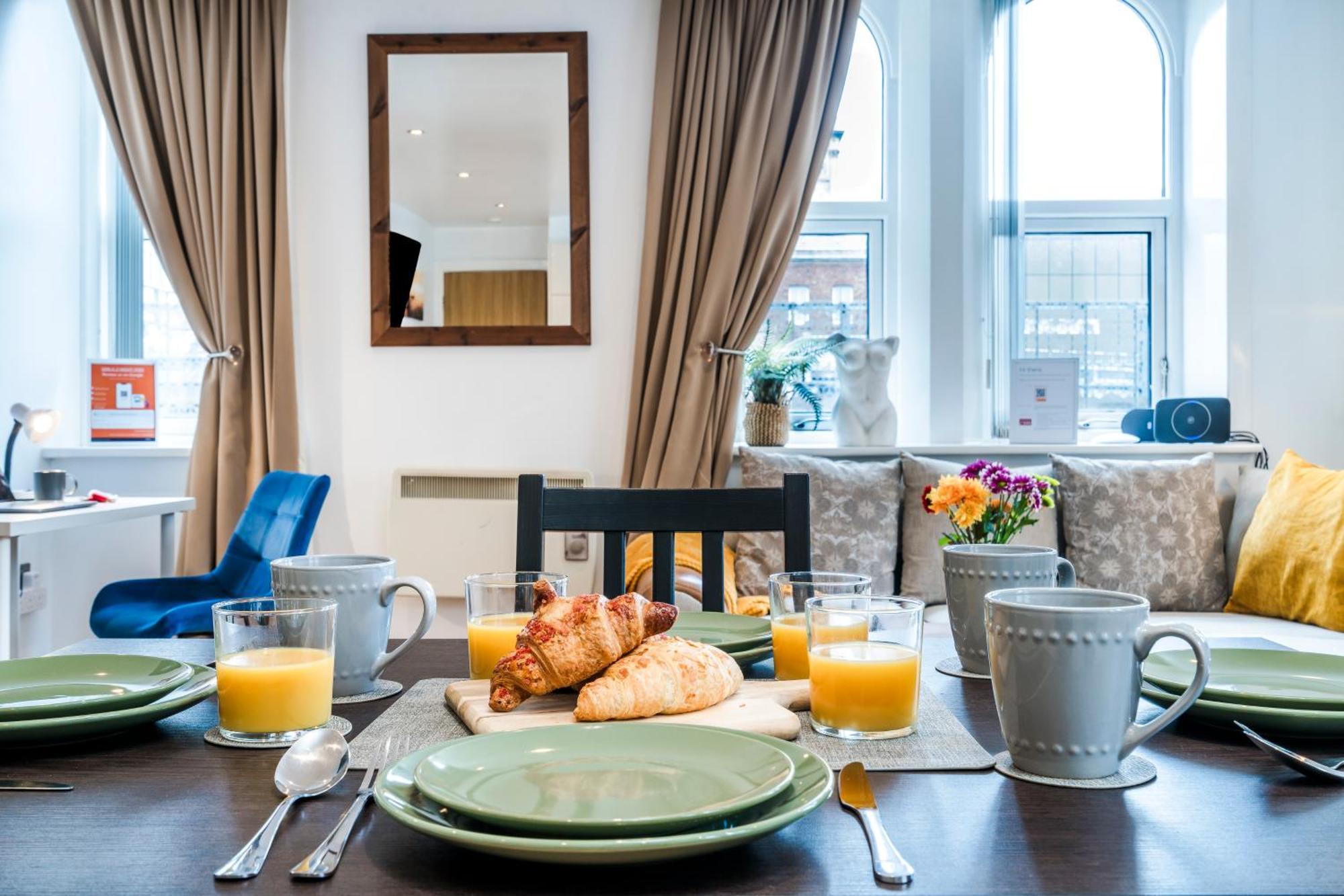 Cavern Quarters, Beautiful Two Bedroom City Centre Apartment By Garudy Serviced Apartments And Short Lets - Perfect For Longer Stays ليفربول المظهر الخارجي الصورة