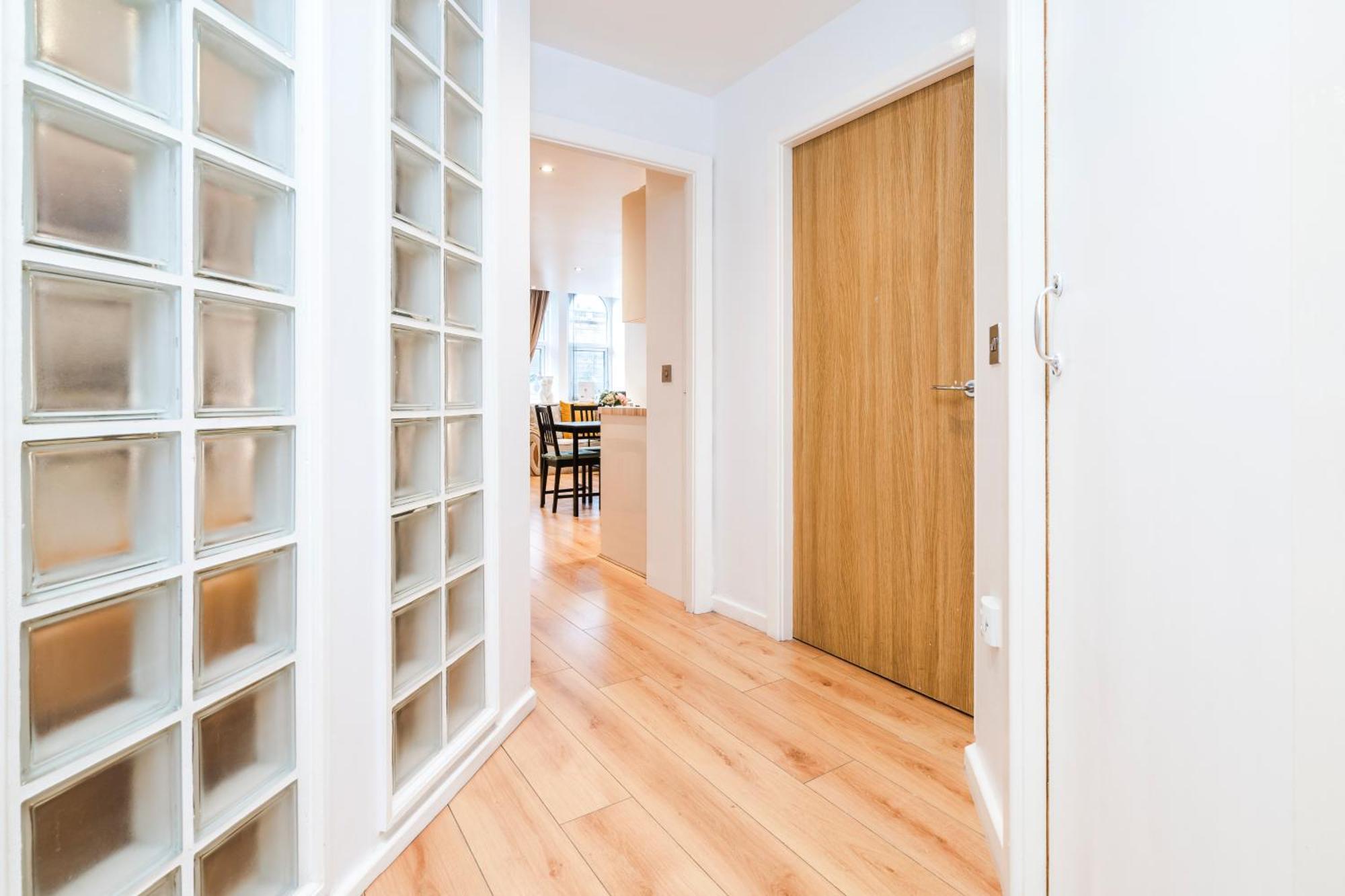 Cavern Quarters, Beautiful Two Bedroom City Centre Apartment By Garudy Serviced Apartments And Short Lets - Perfect For Longer Stays ليفربول المظهر الخارجي الصورة