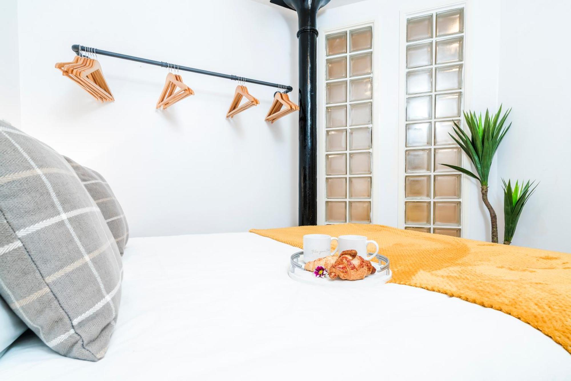 Cavern Quarters, Beautiful Two Bedroom City Centre Apartment By Garudy Serviced Apartments And Short Lets - Perfect For Longer Stays ليفربول المظهر الخارجي الصورة